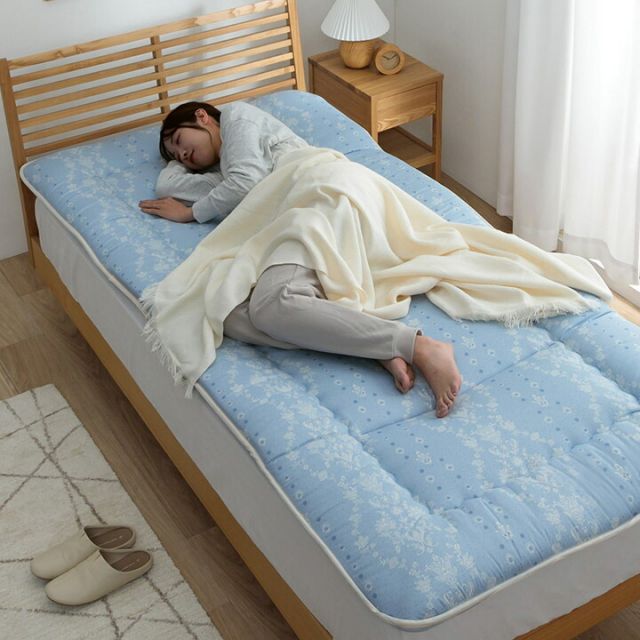 スーパSALE10倍&4時間限定10%OFF 寝具 洗える 清潔 敷き布団 東レft綿 四つ折り コンパクト収納 日本製 シングルロング 約100×210cm イリス マルチブルー