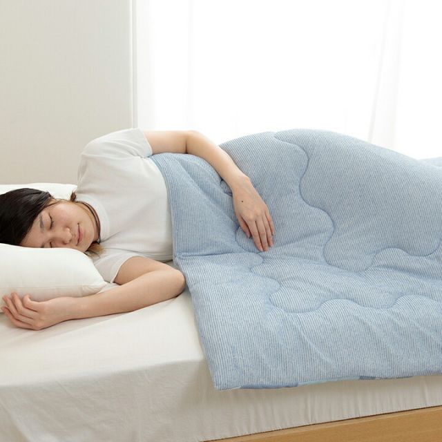 冷感 可愛い 猫柄 おすすめ ひんやり 肌触り 節電 冷感寝具 夏用 涼しい 冷感ケット 約135×185cm