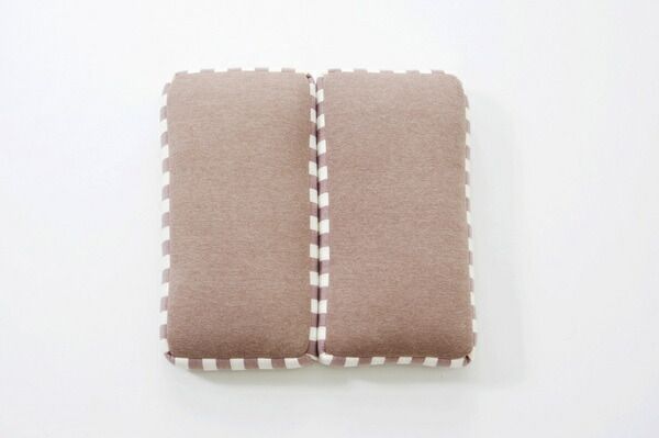 低反発 クッション/座布団 無地 ブラウン 約42×42×8cm 折りたたみ 2連型 マイクロファイバー オールシーズン 〔リビング〕代引NG クッション・座布団 クッション