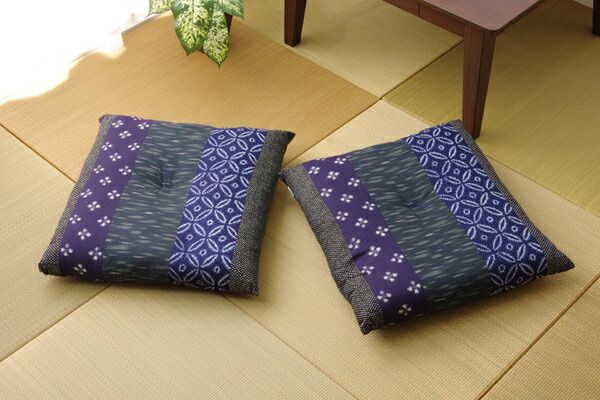 和柄 座布団 ブルー 2枚組 側サイズ 約55×59cm 製品サイズ 約52×56cm 綿100％ 日本製 ポリ綿 〔リビング 居間 店舗〕代引NG クッション・座布団 クッション
