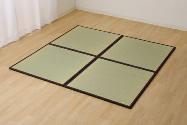 スーパSALE10倍＆4時間限定10％OFF 日本製 い草 置き畳/ユニット畳 【半畳 ブラウン 約82×82cm 4枚組】 軽量 抗菌 防臭 防滑 連結ジョイント付 〔リビング〕【代引NG】