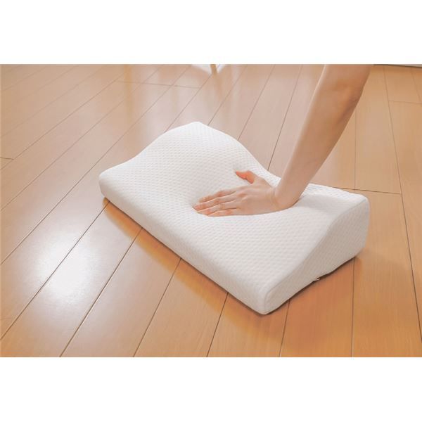 メディキュアピロー/枕 R型 幅50cm×奥行30cm×高さ6cm〜10cm 低反発ウレタンフォーム ポリエステル100％代引NG