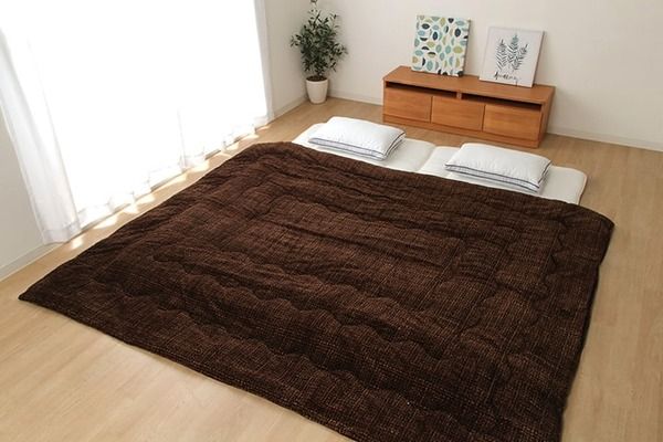 ファミリー対応 掛け布団/寝具 ストライプ ニードル レッド 約190×240cm 3人用 洗える 〔寝室 ベッドルーム〕代引NG