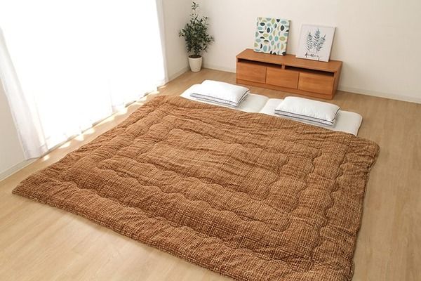 ファミリー対応 掛け布団/寝具 ストライプ ニードル レッド 約190×240cm 3人用 洗える 〔寝室 ベッドルーム〕代引NG