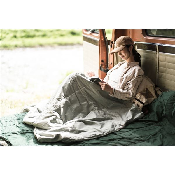 スーパSALE10倍＆4時間限定10％OFF ハーフケット 約100×140cm カーキ 吸湿発熱 撥水 抗菌 防臭 防ダニ コンパクト収納 超軽量 カポック綿 あったか アウトドア