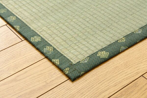 い草 上敷き/ラグマット 江戸間6畳 約261×352cm 裏：ウレタン張 フリーカット 日本製 抗菌 防臭 調湿 〔リビング〕代引NG