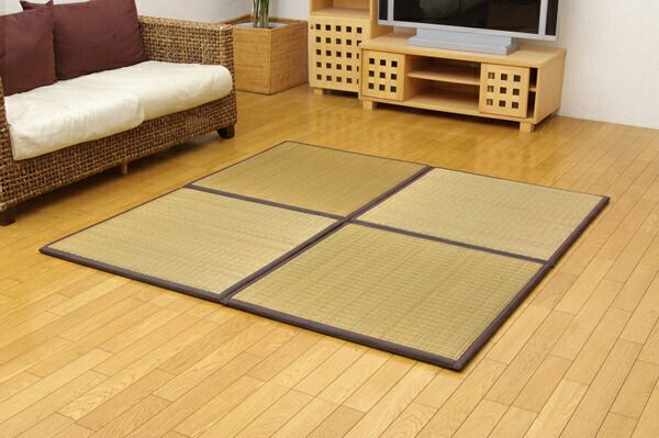 日本製 い草 ユニット畳/置き畳 【ブラウン 82×82×2.2cm 4枚1セット】 中材：ウレタンチップ＋硬綿 抗菌 防臭 軽量 調湿【代引NG】