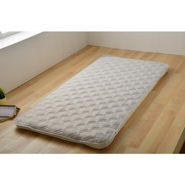 MITAS Q-MAX　0.505　接触冷感＆裏面メッシュ ひんやり敷パッド ダブルサイズ 140ｘ200cm　洗える抗菌防臭わた使用 熱帯夜対策